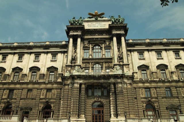 598966_3659098788935_939259677_n